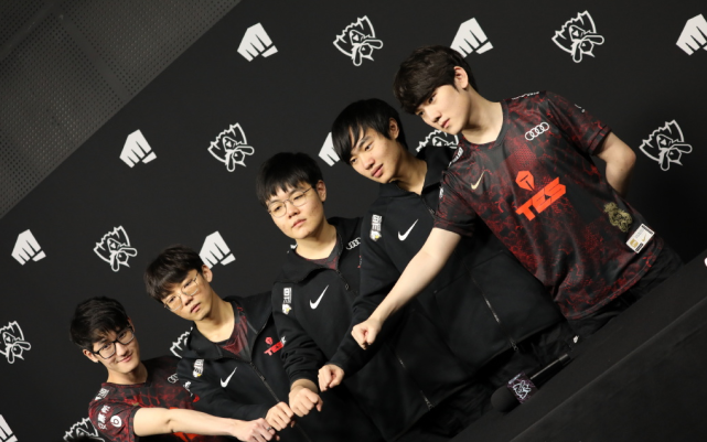 和足球产业 和足球产业